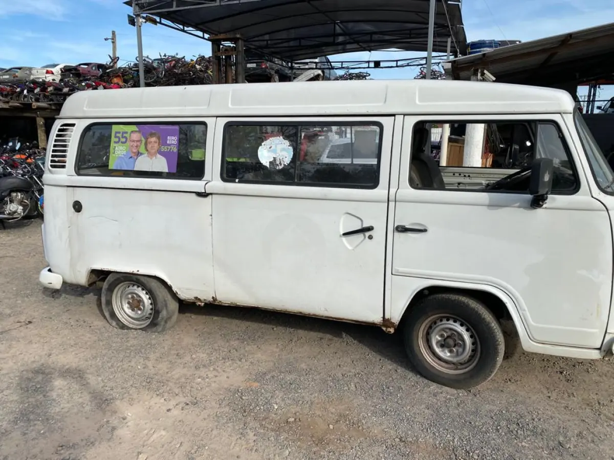 LOTE  - WV KOMBI 04/05