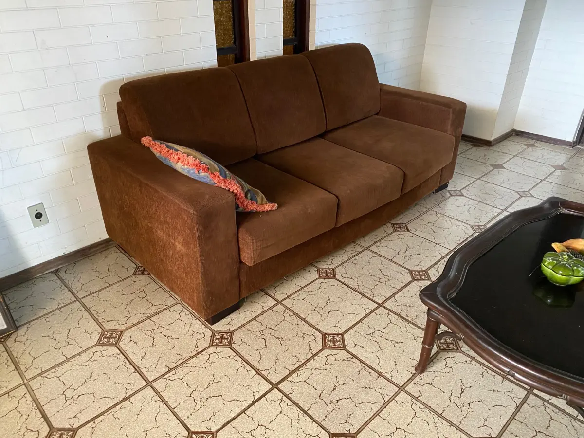 LOTE 2 - MÓVEIS DENTRO DA CASA