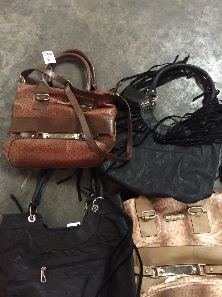 LOTE  - SAPATOS E BOLSAS FEMININOS