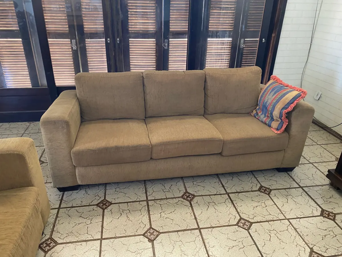 LOTE 2 - MÓVEIS DENTRO DA CASA