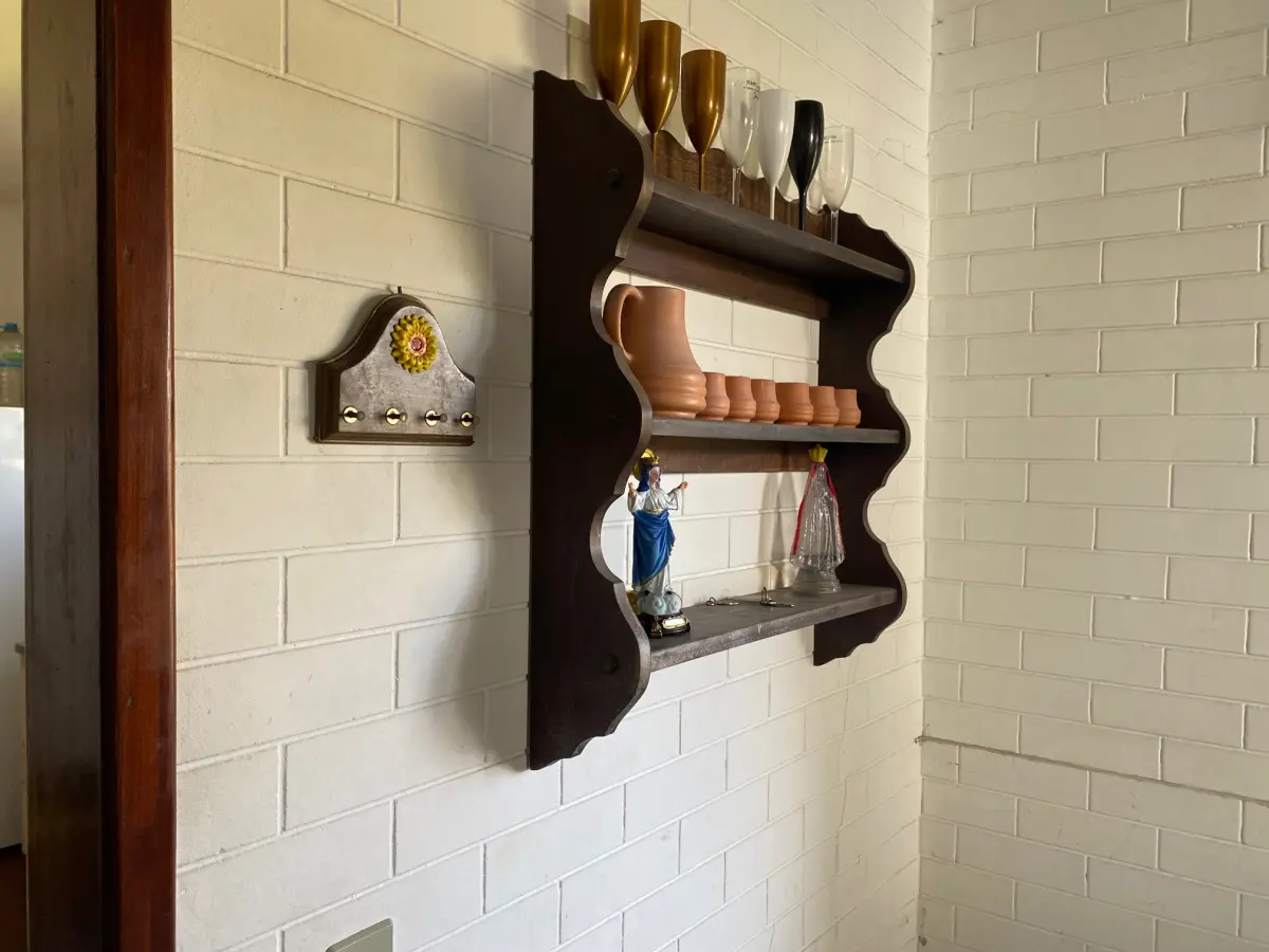 LOTE 2 - MÓVEIS DENTRO DA CASA