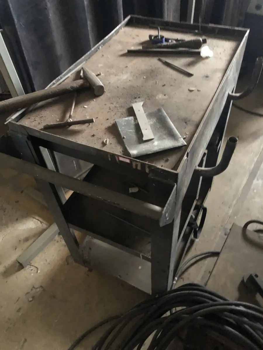 LOTE 533 - Carrinho mecanico 