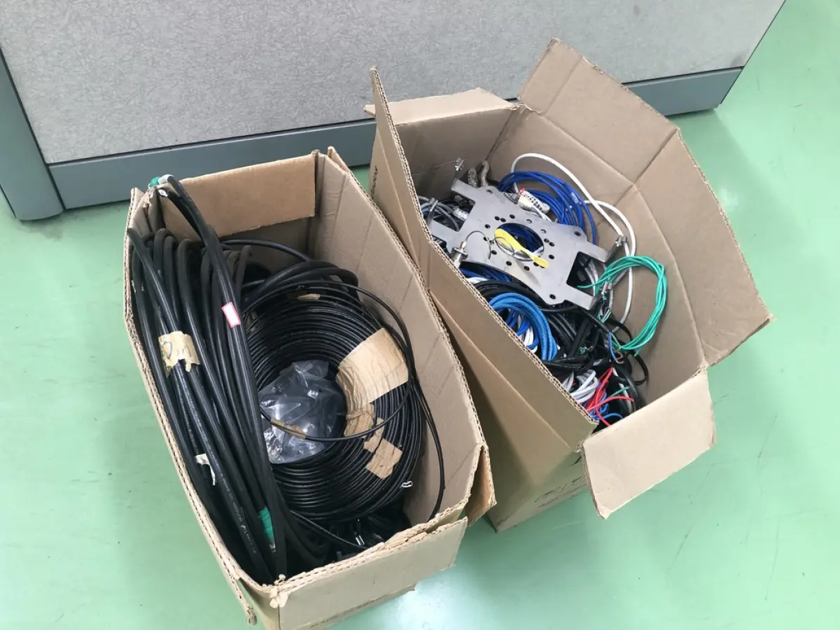 LOTE 126 - Lote de fios 