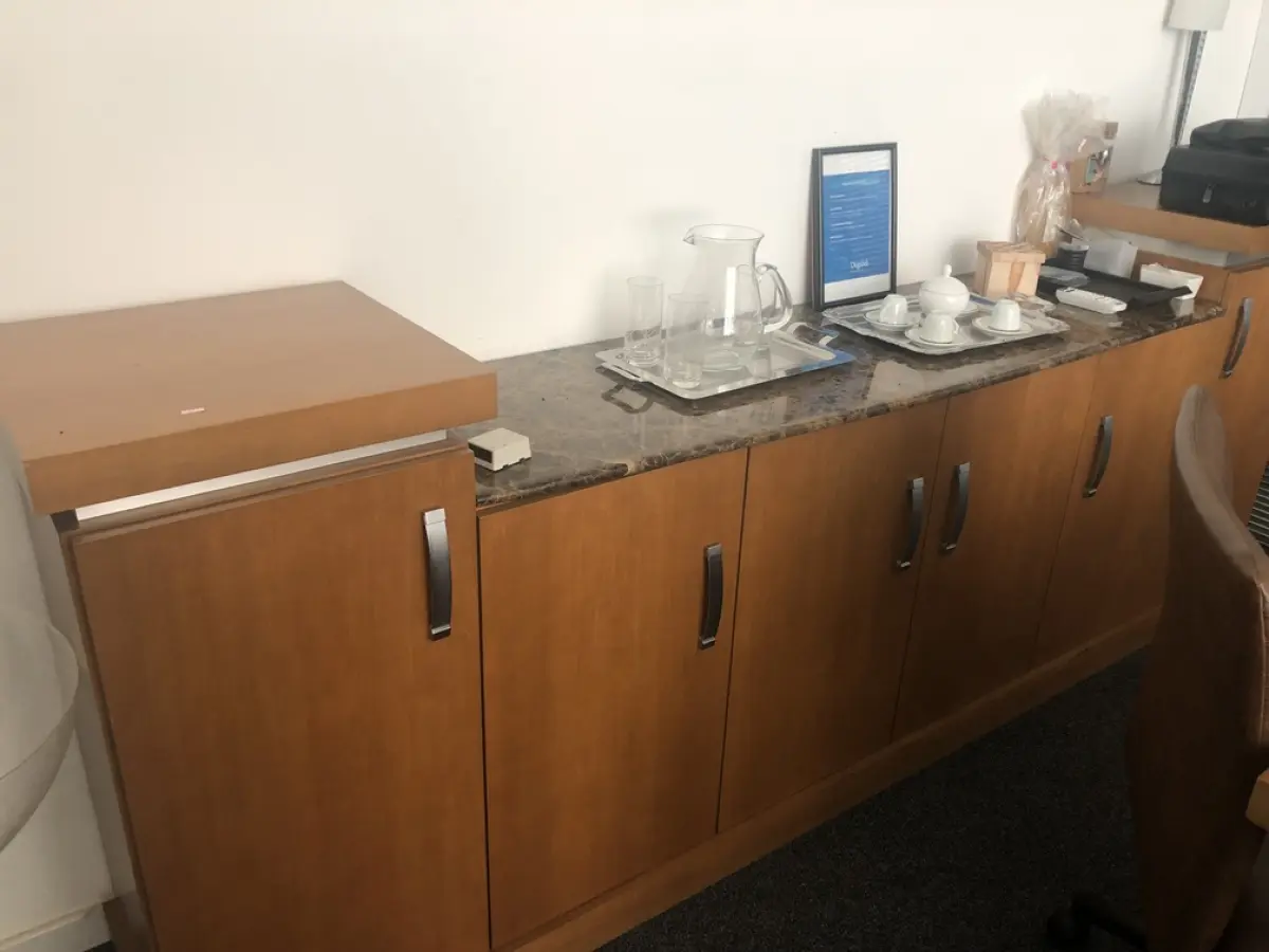 LOTE 001 - LOTE 1A STALKING HORSE. PRÉDIO E ALGUNS ITENS, ESCRITÓRIOS, REFEITÓRIO, AR CONDICIONADOS ETC