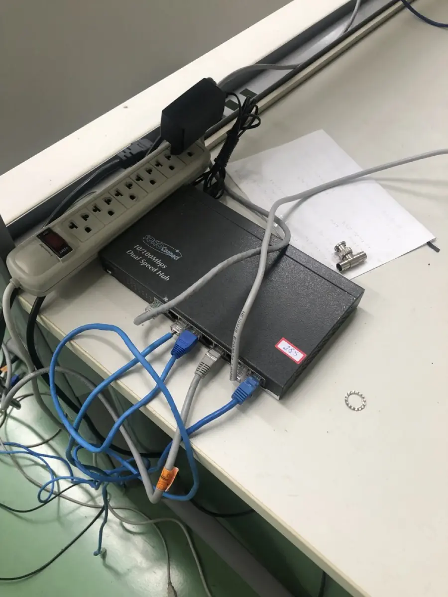 LOTE 285 - Roteador, equipamento de teste Acterna, cpu, fios, aparelhos de solda 