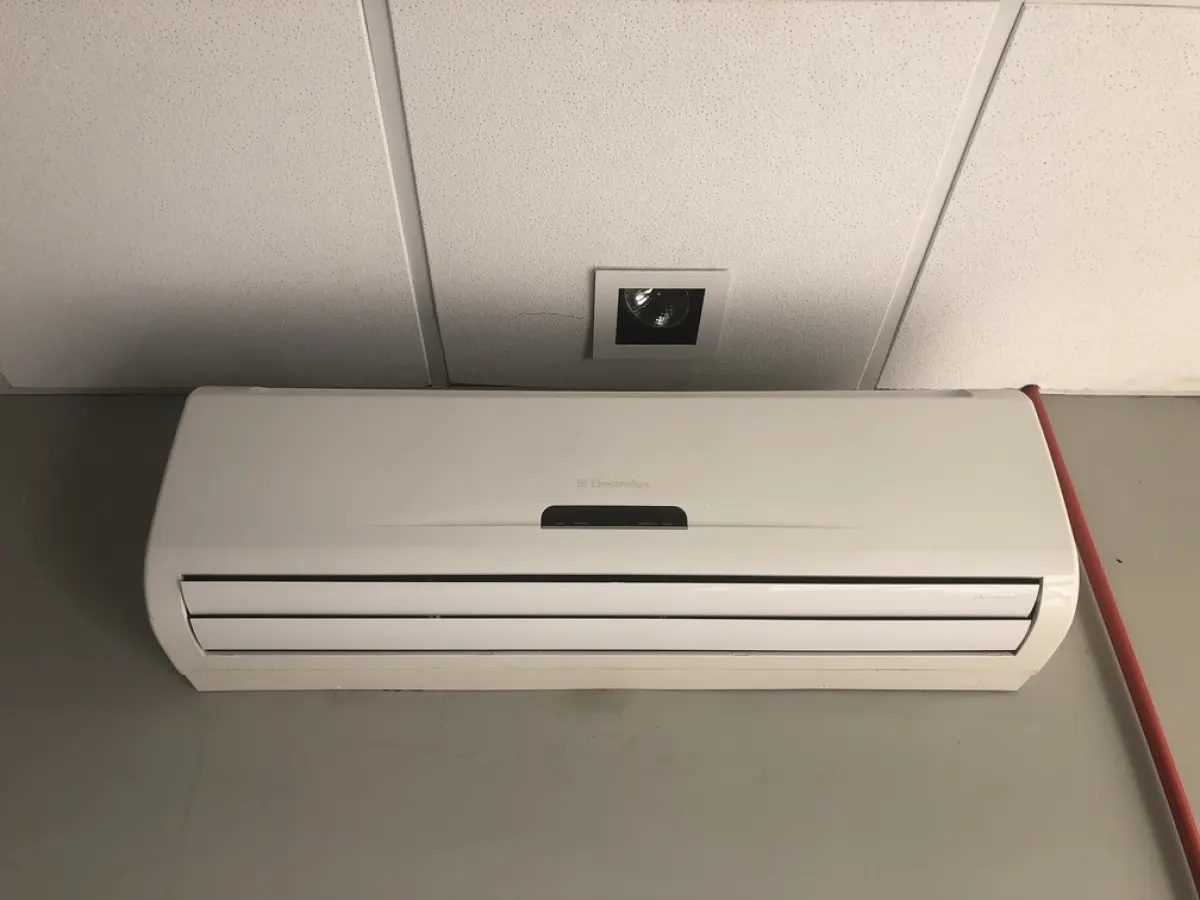 LOTE 001 - LOTE 1A STALKING HORSE. PRÉDIO E ALGUNS ITENS, ESCRITÓRIOS, REFEITÓRIO, AR CONDICIONADOS ETC