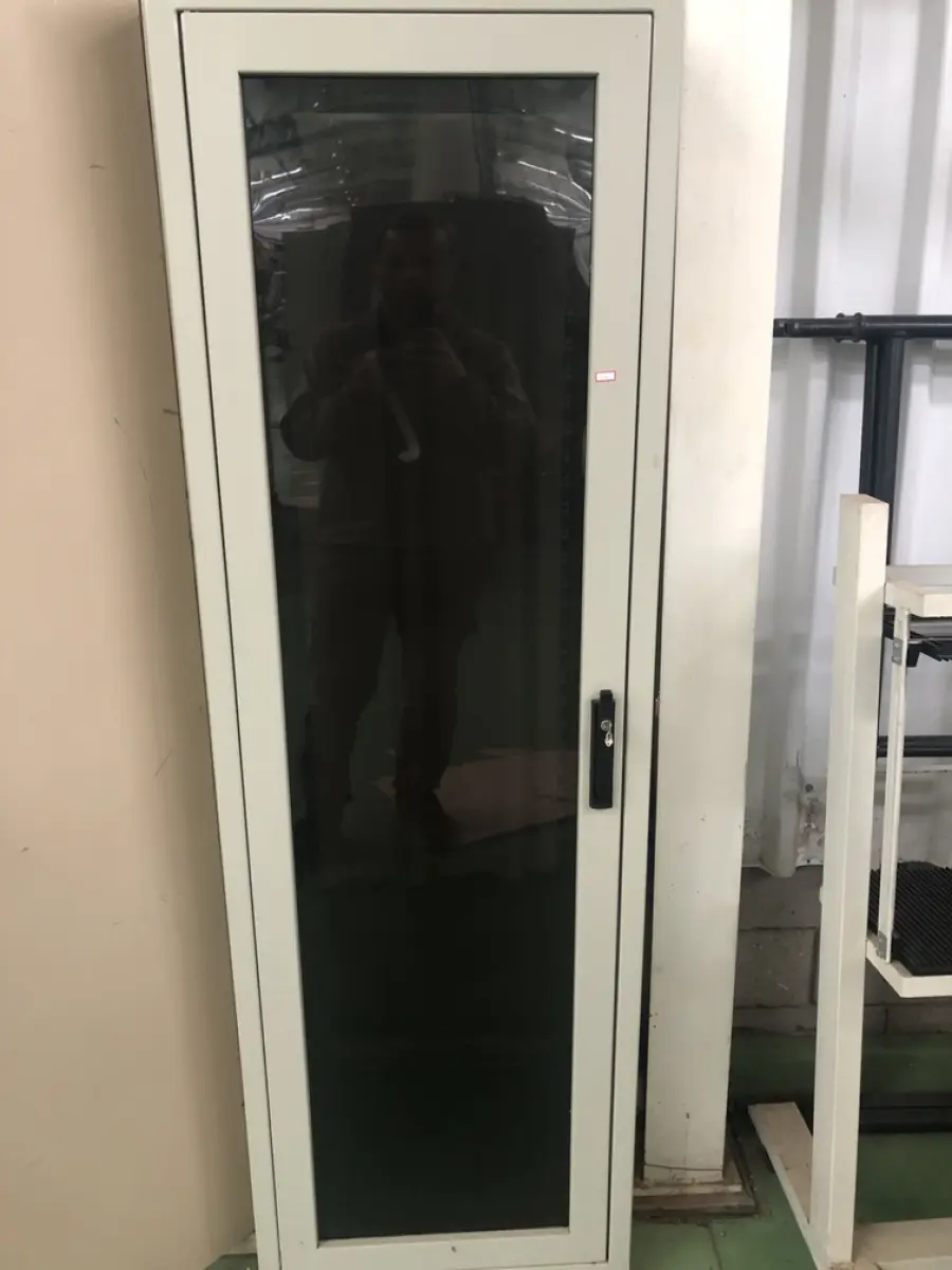 LOTE 377 - Rack com equipamentos de teste 