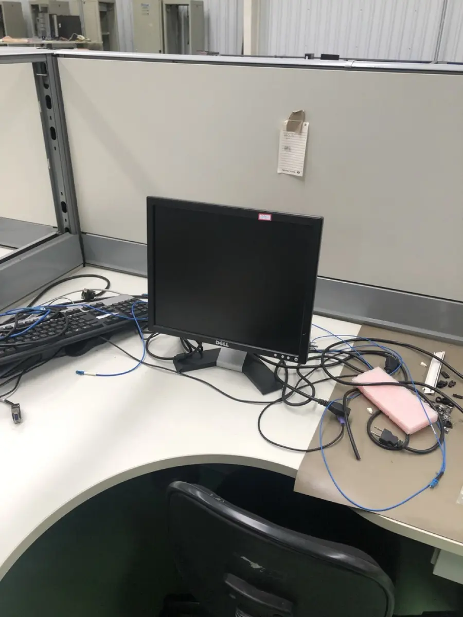 LOTE 312 - 2 monitores, teclado e mouse, roteadores, antena , monitor, cpu, monitor 