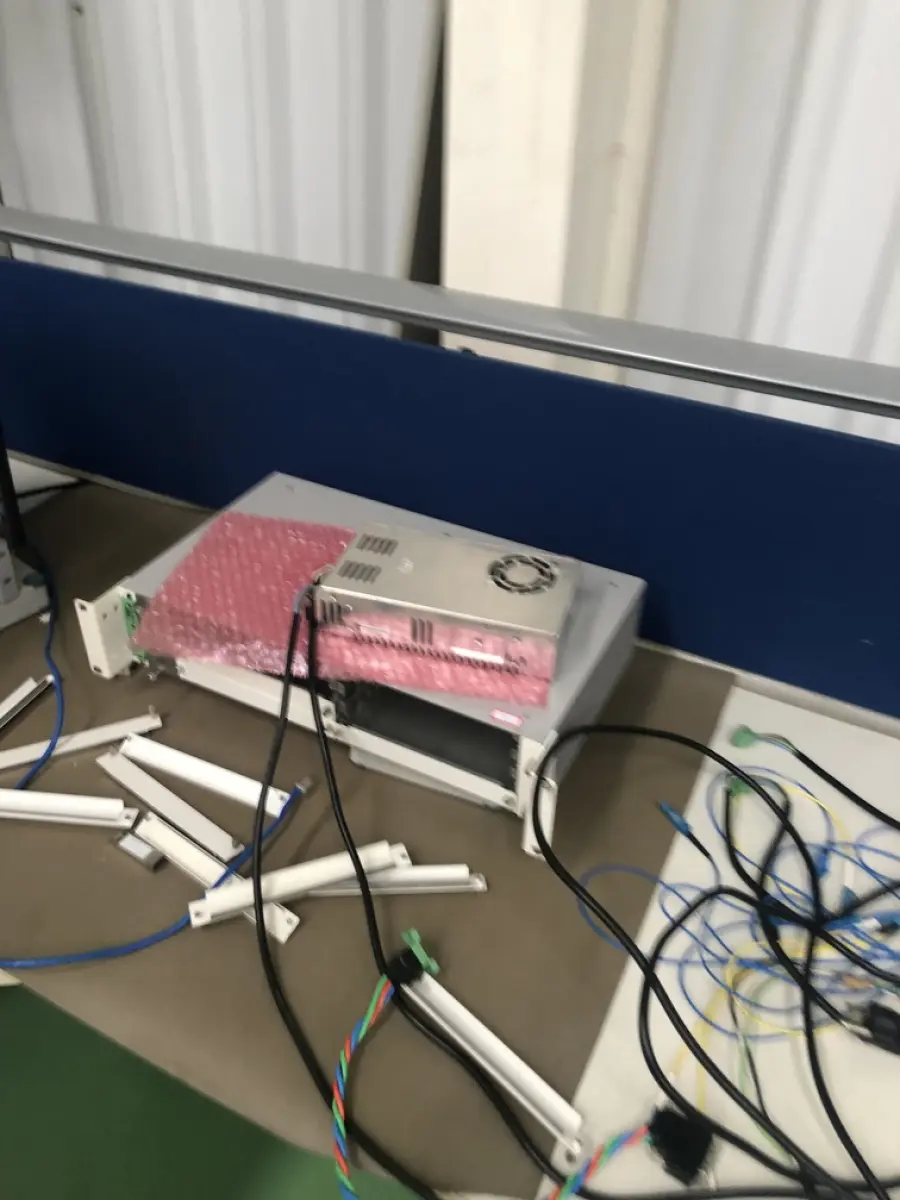 LOTE 322 - Exaustores, roteadores, equipamento de teste, cpu, monitor, teclado 