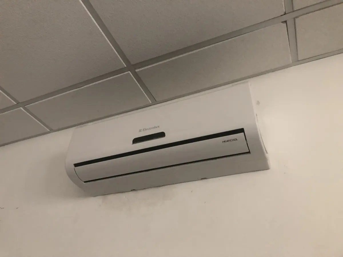 LOTE 001 - LOTE 1A STALKING HORSE. PRÉDIO E ALGUNS ITENS, ESCRITÓRIOS, REFEITÓRIO, AR CONDICIONADOS ETC