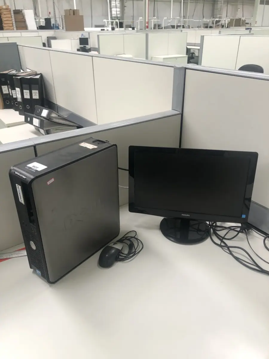 LOTE 237 - Cpu, monitor e teclado 