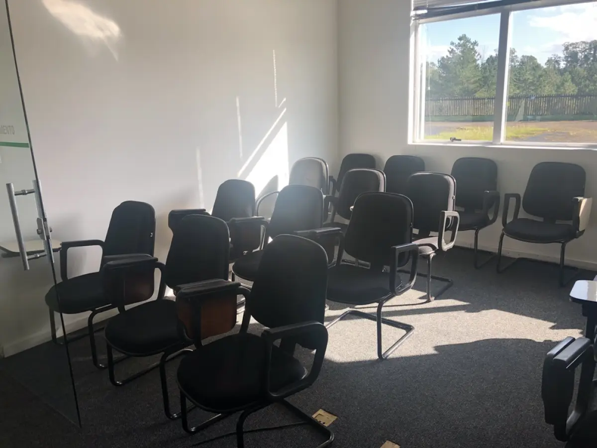 LOTE 001 - LOTE 1A STALKING HORSE. PRÉDIO E ALGUNS ITENS, ESCRITÓRIOS, REFEITÓRIO, AR CONDICIONADOS ETC