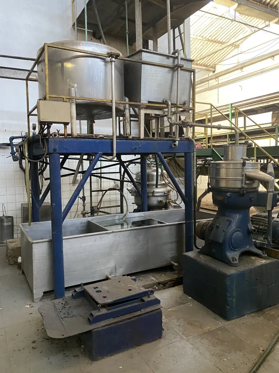 LOTE 001 - Tanques de extração de cor – Sistema de filtro à vácuo – Sistema de centrífuga e extração de óleo- Tanques de concentração – Câmara frigorífica – Tanque reservatório – etc