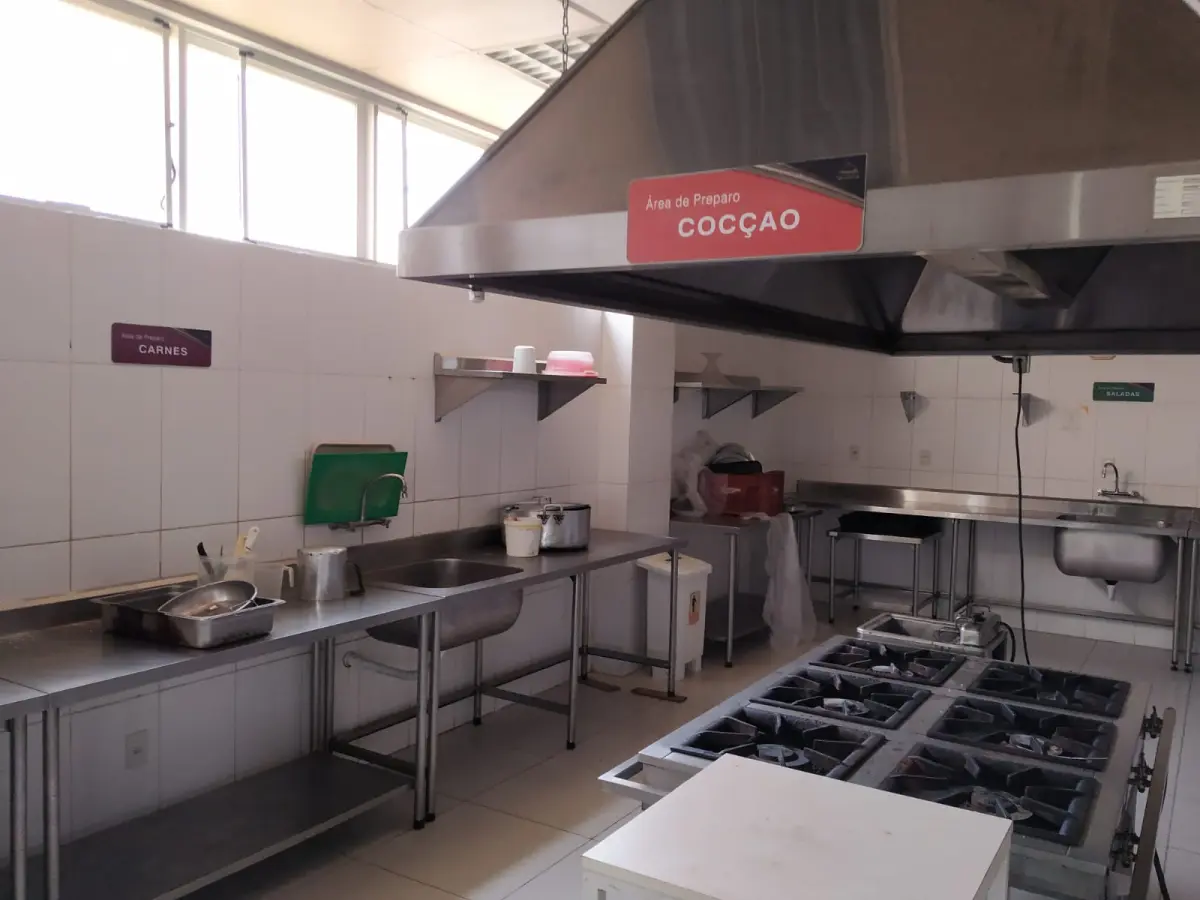 LOTE 001 - LOTE 1A STALKING HORSE. PRÉDIO E ALGUNS ITENS, ESCRITÓRIOS, REFEITÓRIO, AR CONDICIONADOS ETC