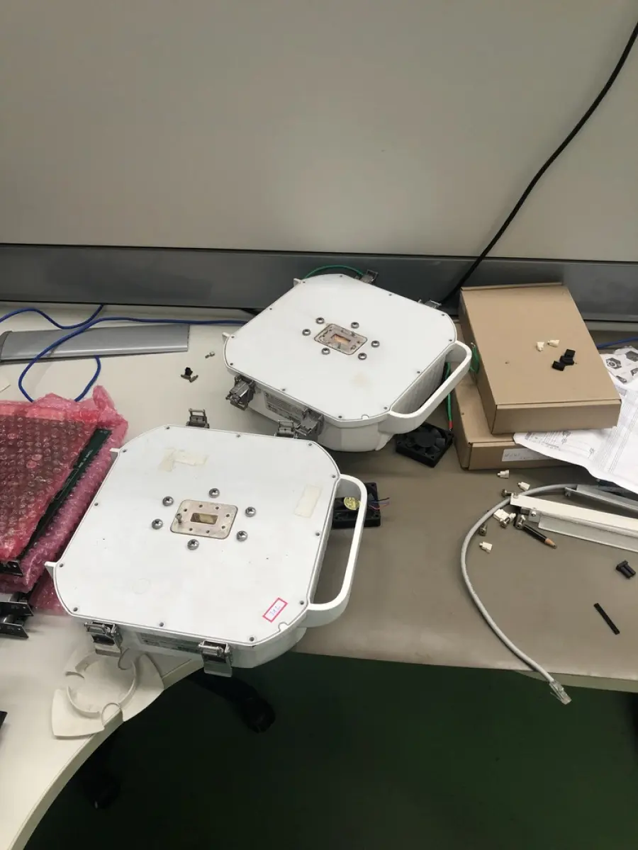 LOTE 312 - 2 monitores, teclado e mouse, roteadores, antena , monitor, cpu, monitor 