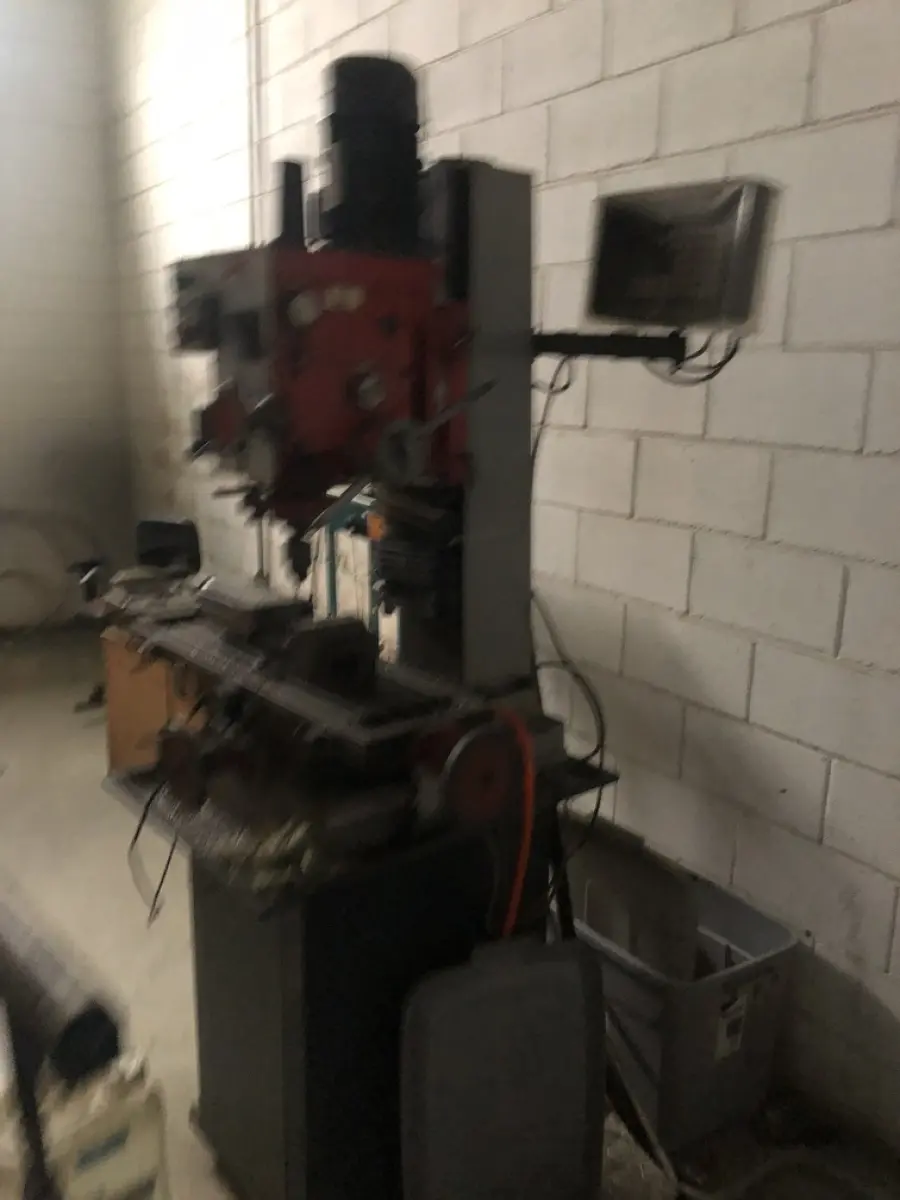 LOTE 554 - Furadeira Amboss 