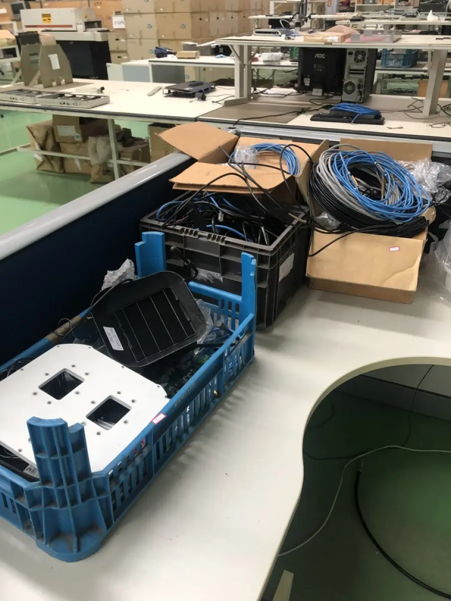 LOTE 322 - Exaustores, roteadores, equipamento de teste, cpu, monitor, teclado 