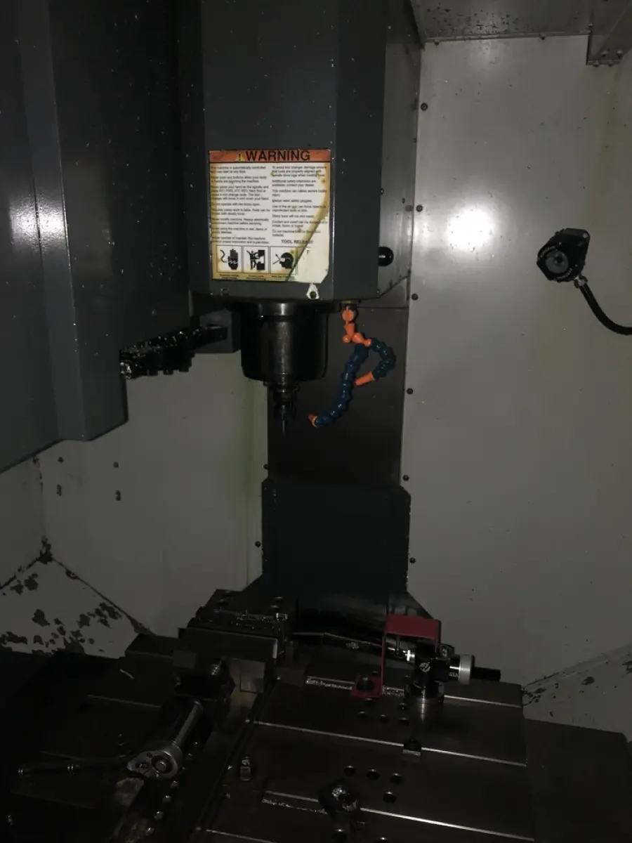 LOTE 553 - Trono CNC Hass DT1