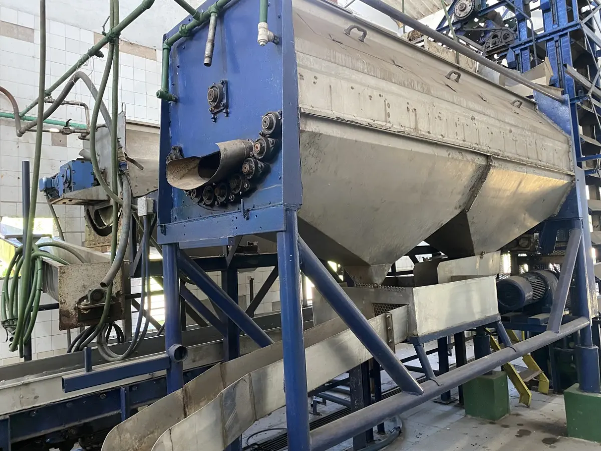 LOTE 001 - Tanques de extração de cor – Sistema de filtro à vácuo – Sistema de centrífuga e extração de óleo- Tanques de concentração – Câmara frigorífica – Tanque reservatório – etc