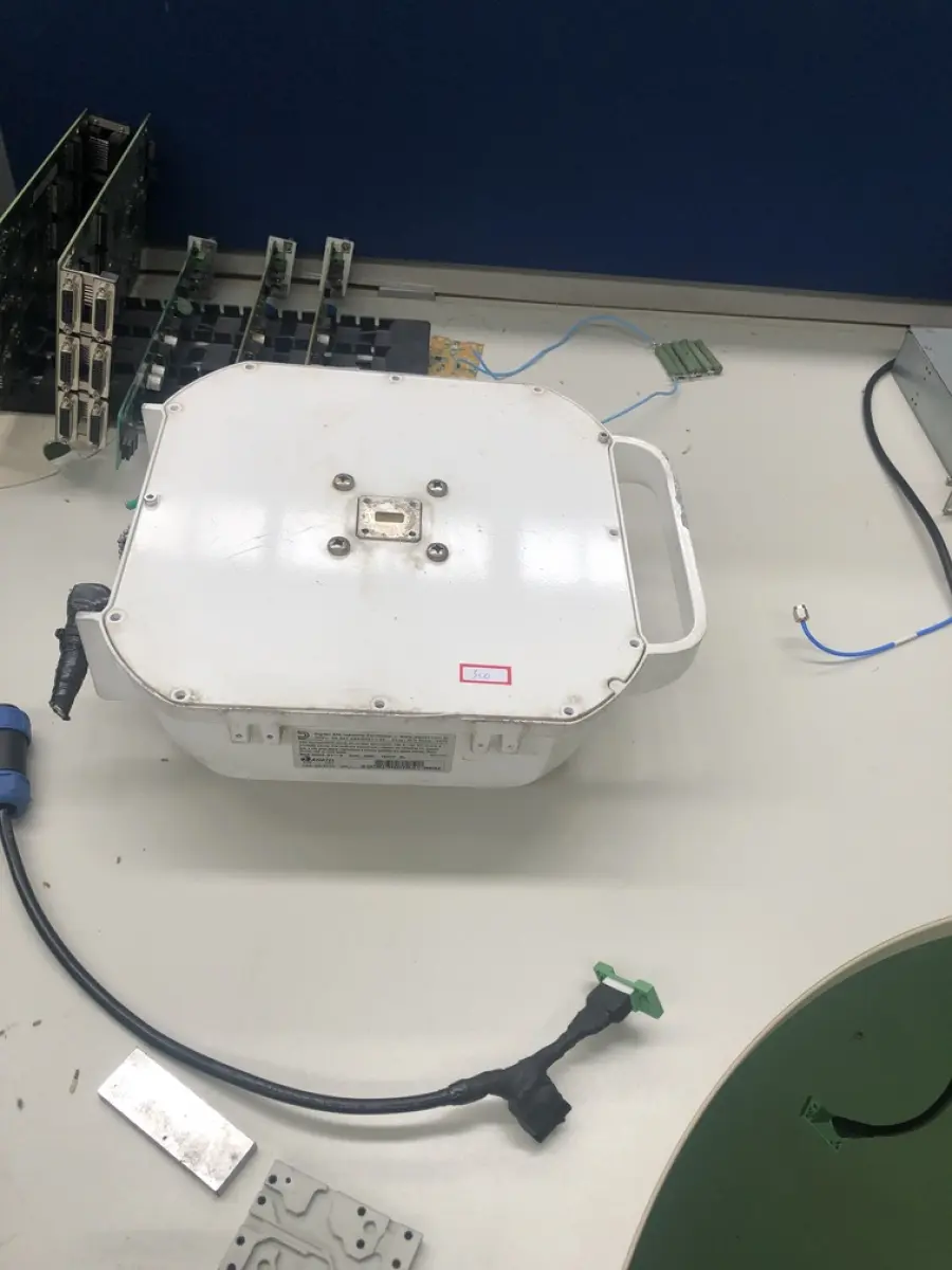 LOTE 310 - Antena, roteadores 