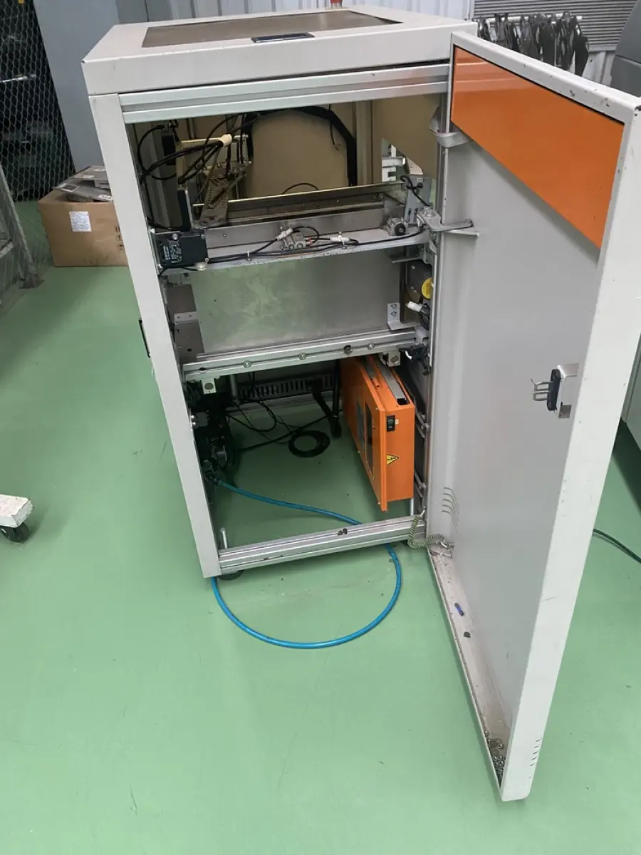 LOTE 571 - um Loader marca Lynx NTM210BL para 130 kg