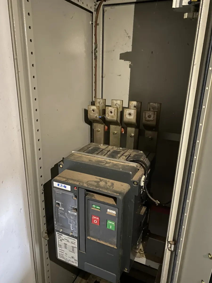 LOTE 001 - LOTE 1A STALKING HORSE. PRÉDIO E ALGUNS ITENS, ESCRITÓRIOS, REFEITÓRIO, AR CONDICIONADOS ETC