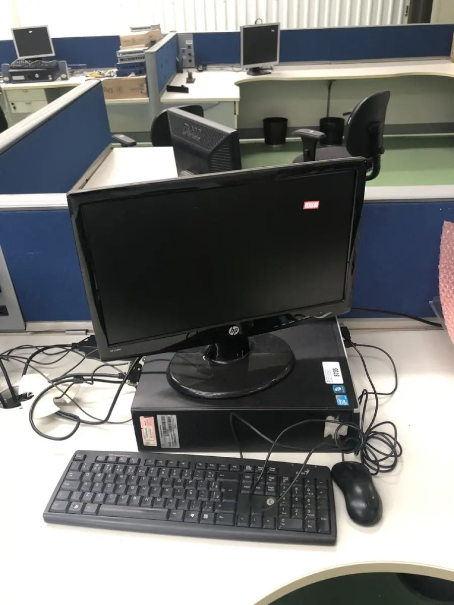 LOTE 151 - Cpu, monitor, teclado e mouse 
