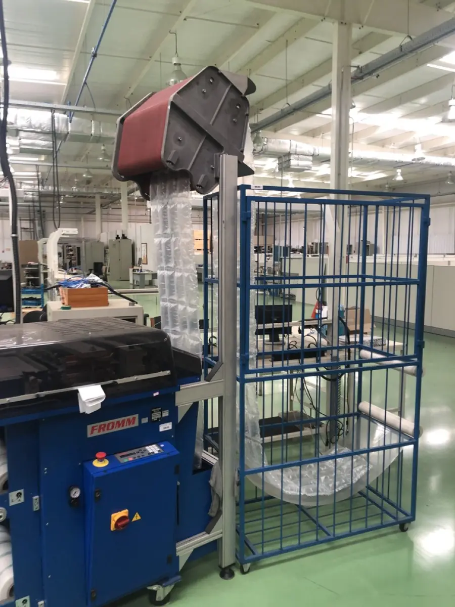 LOTE 460 - Maquina de enchimento de ar plastico Fromm AP 503