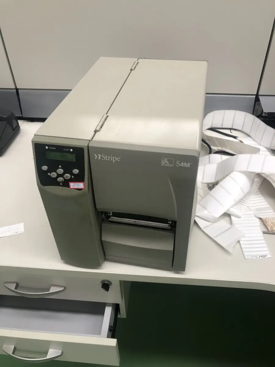 LOTE 240 - Impressora de entiquetas 