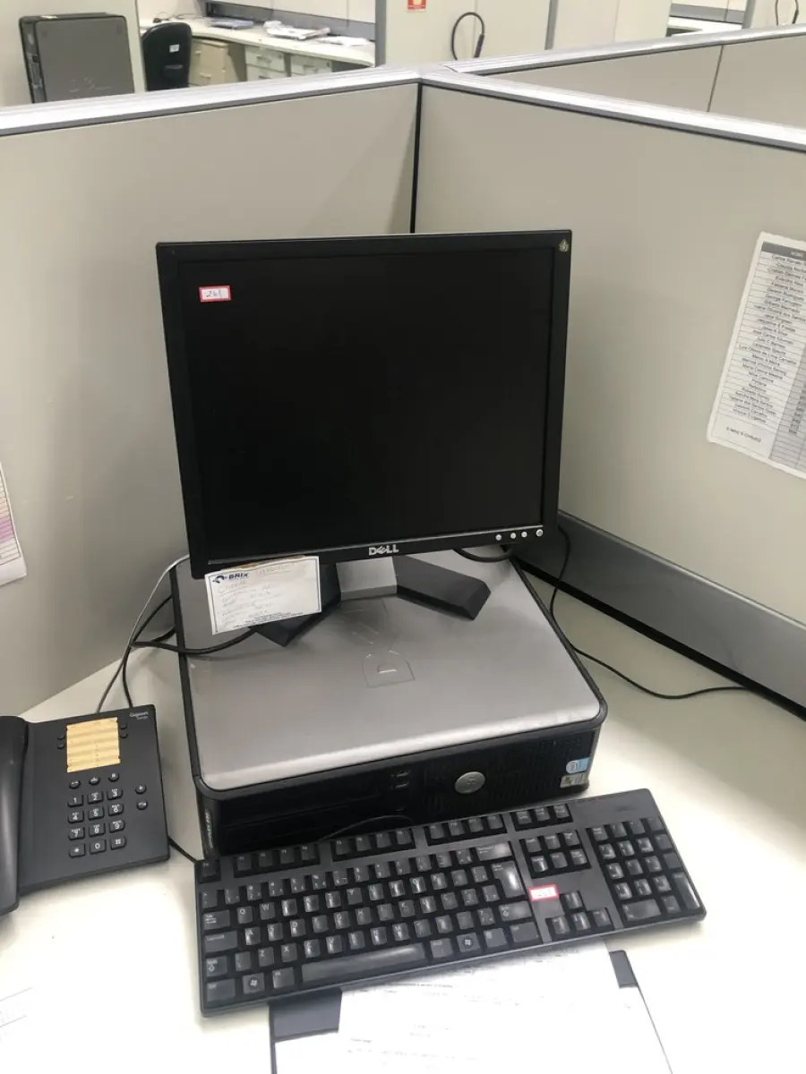 LOTE 261 - Cpu, monitor, teclado e telefone 