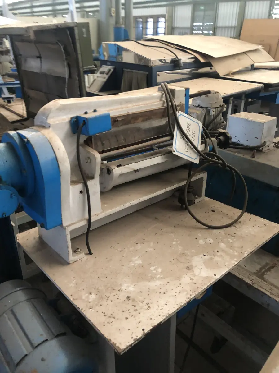 LOTE 050 - máquina de cortar tiras