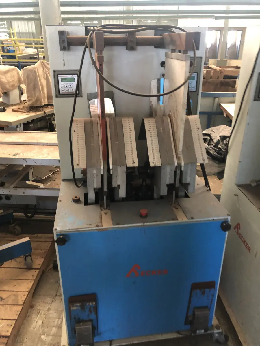 LOTE 081 - 3 máquinas Cambre duplo marca Becker