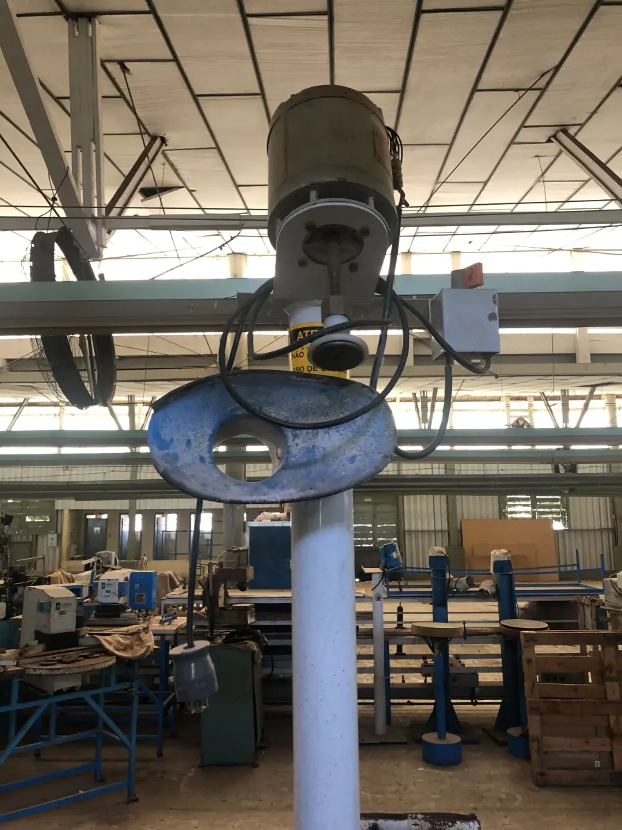 LOTE 012 - lixadeira boneca