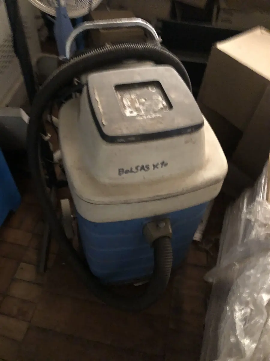 LOTE 167 - 3 ventiladores e 1 aspirador de pó