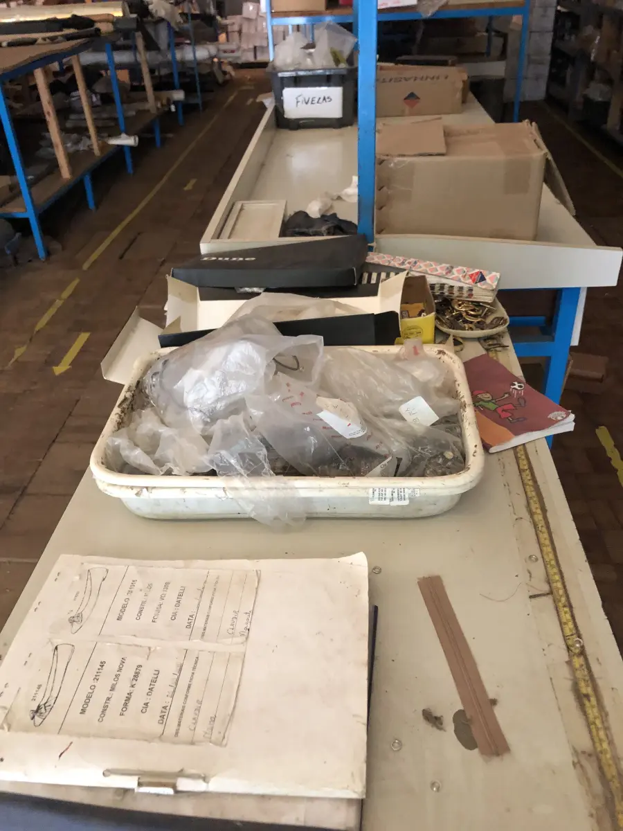 LOTE 181 - lote de mesas