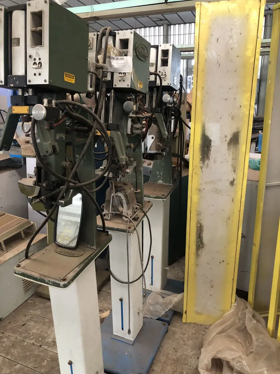 LOTE 125 - 3 prensas ativadoras marca Internacional