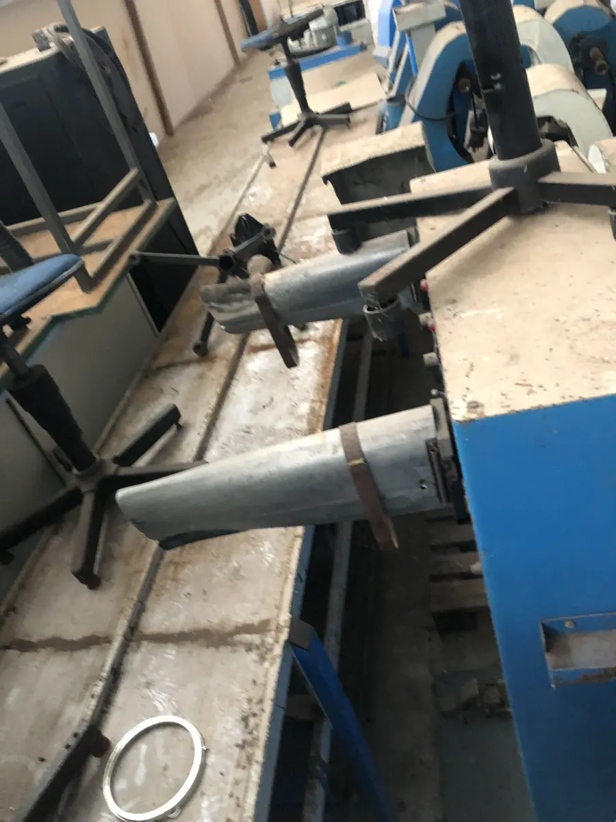 LOTE 037 - máquina de estirar cano de bota