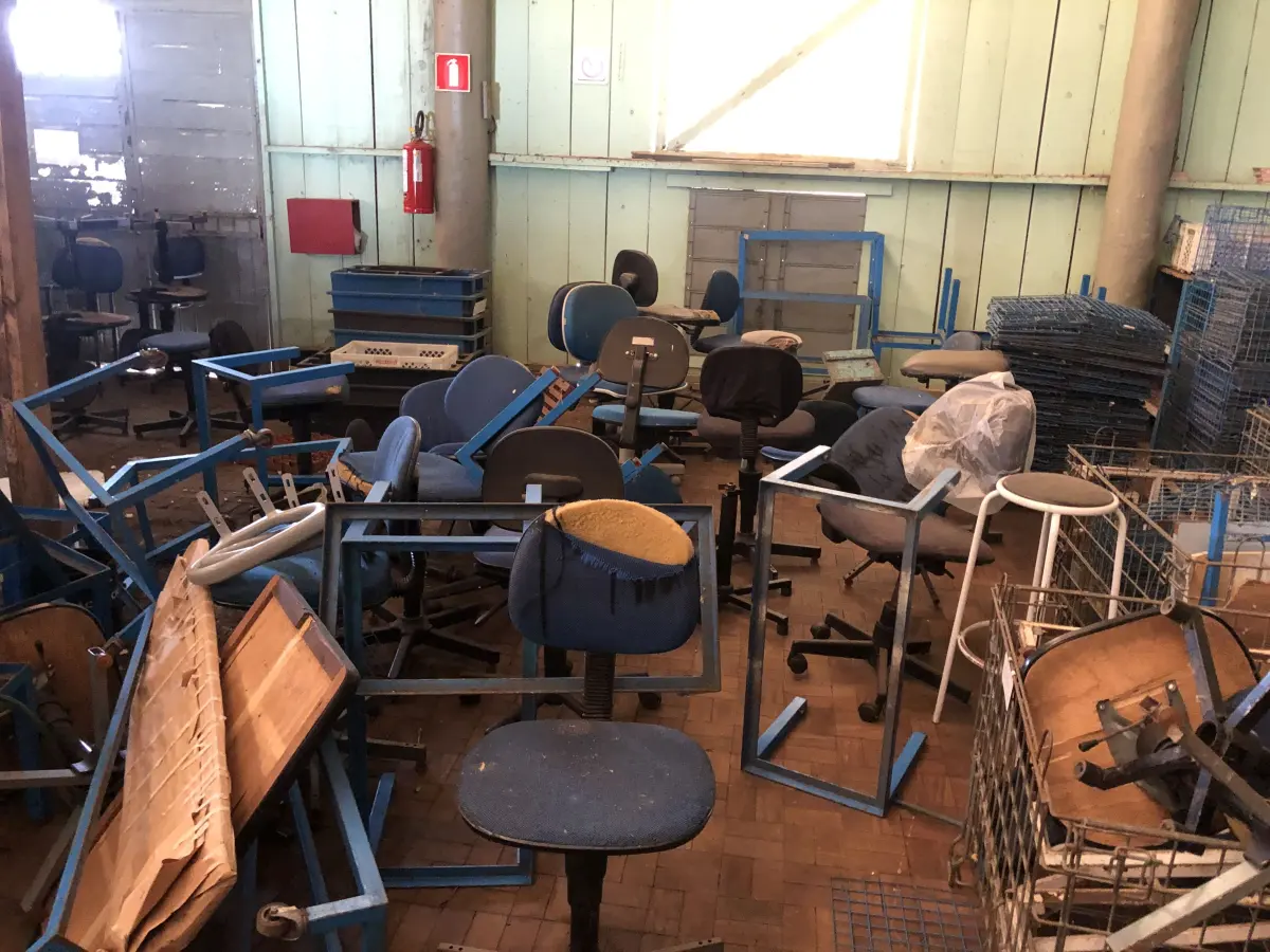 LOTE 149 - lote de 26 cadeiras de escritório