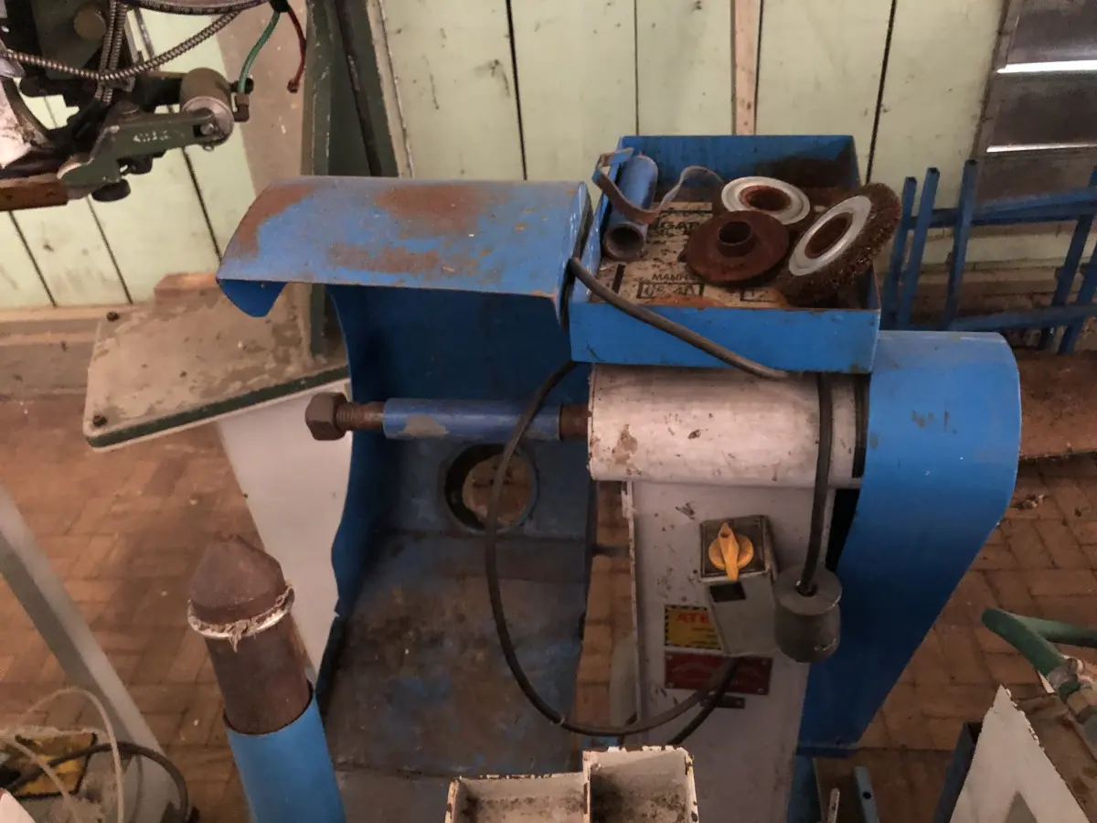 LOTE 171 - lixadeira simples