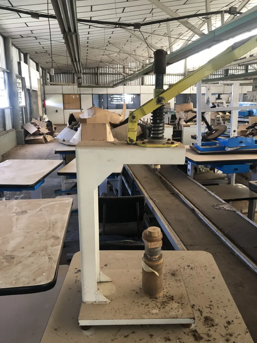 LOTE 005 - sucata de prensinha