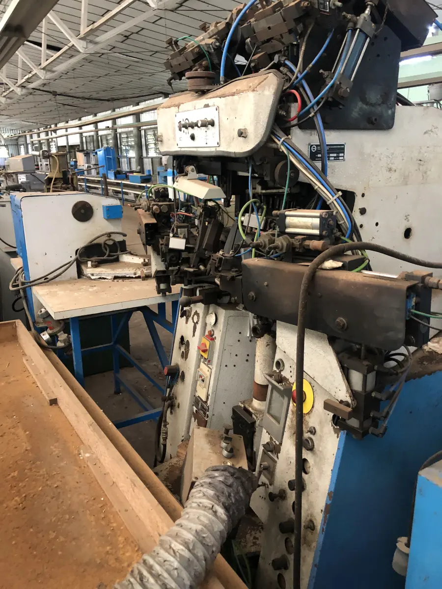 LOTE 076 - máquina de montar bico USM