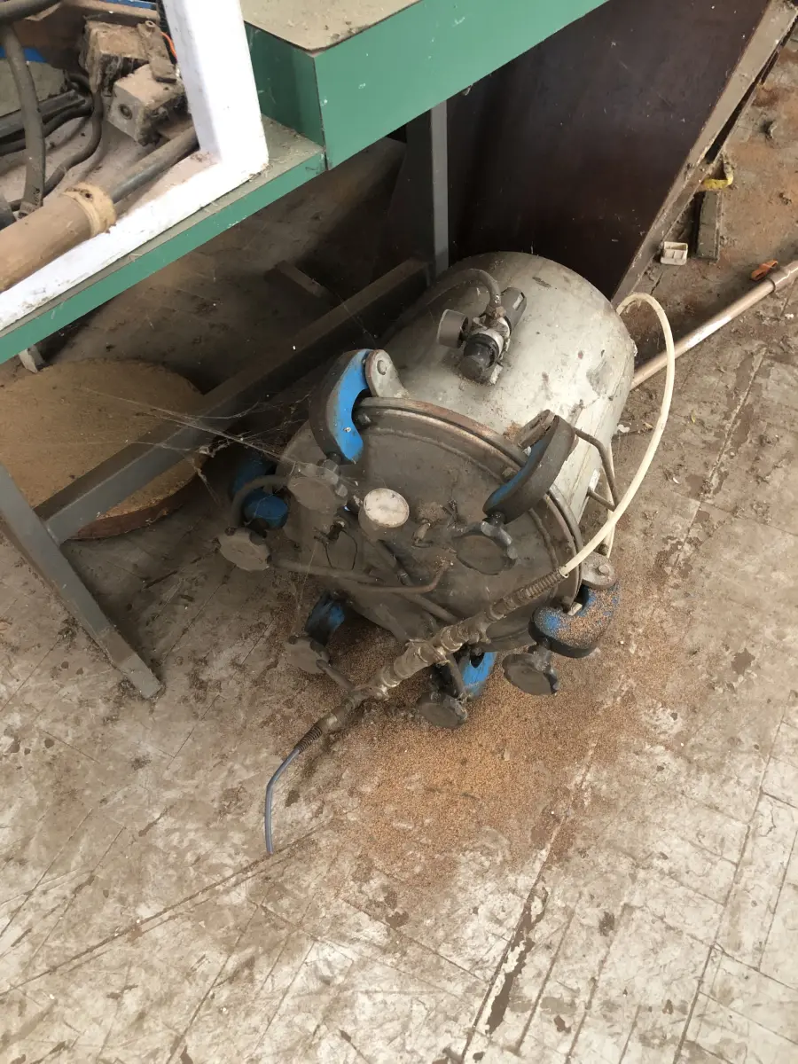 LOTE 030 - uma autoclave