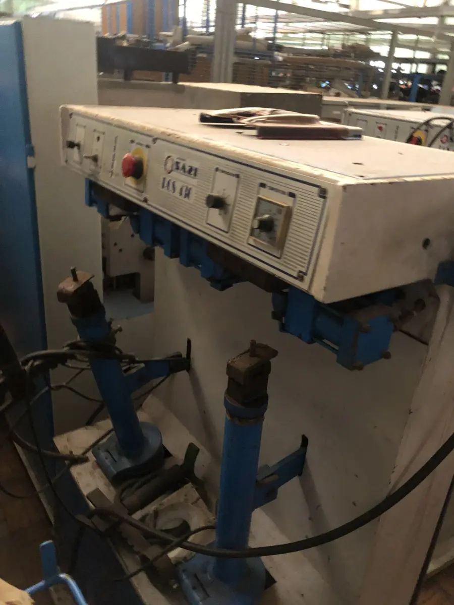 LOTE 160 - prensa de conformar calcanhar Sazi Res 430