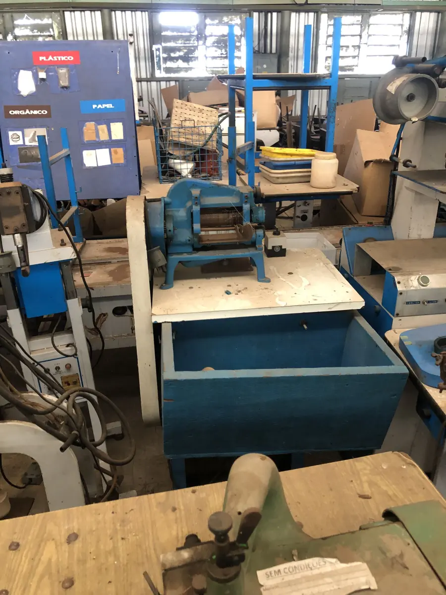 LOTE 128 - maq de cortar tiras