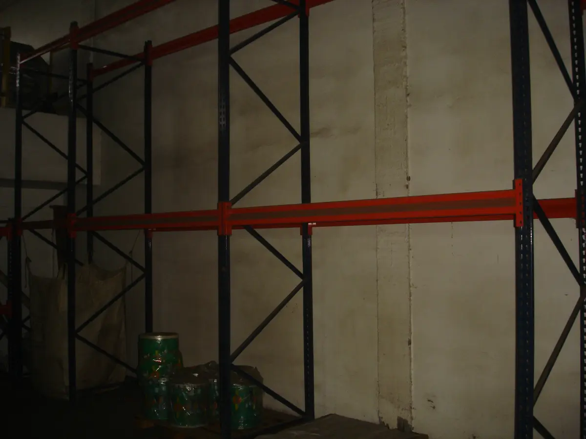 LOTE 025 - prateleiras de montar laranja e azul