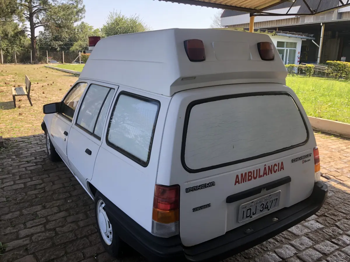 LOTE 001 - GM Kadett Ipanema ambulância 94/95
