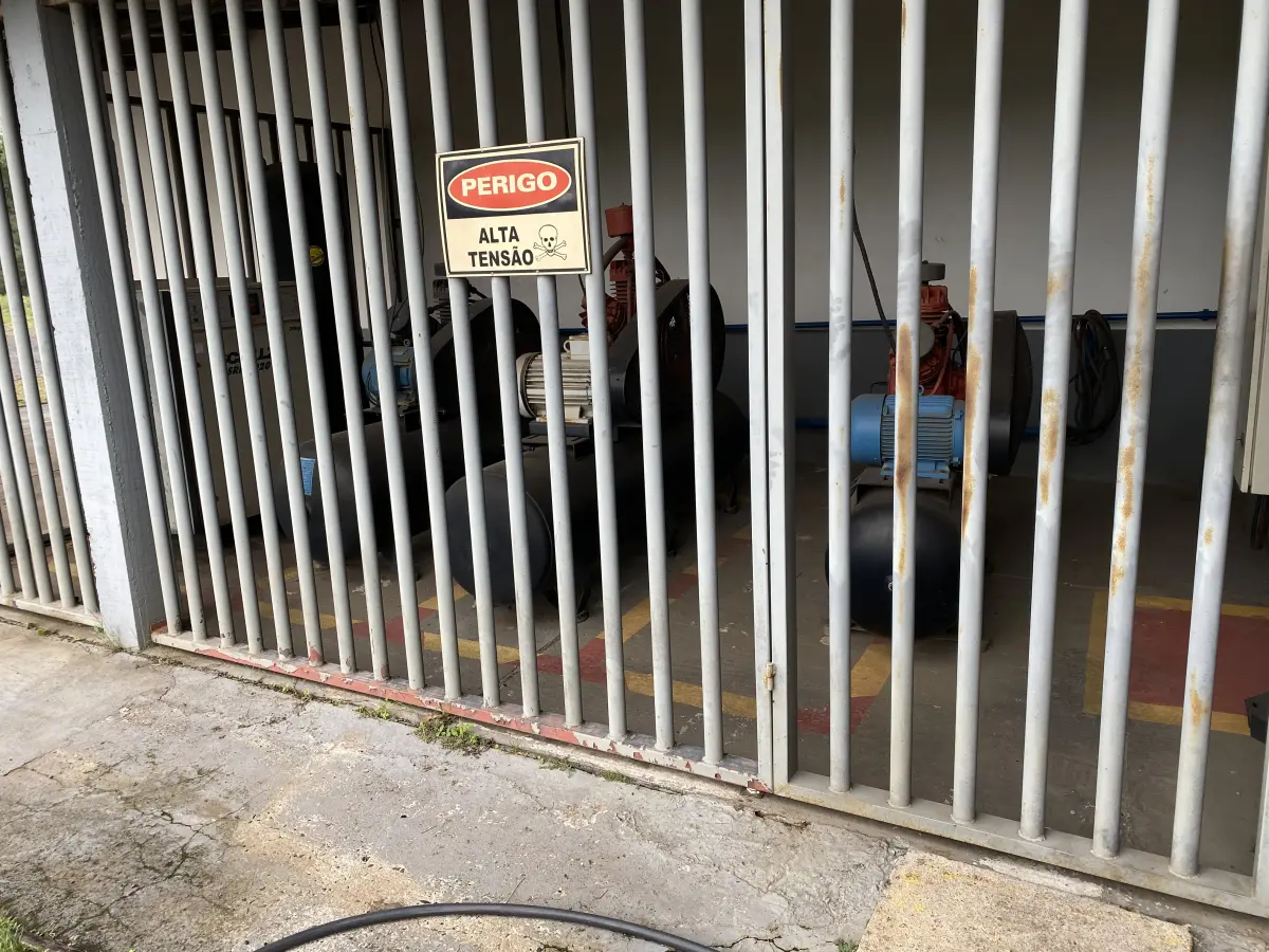 LOTE 070 - compressor de ar Schultz 60 pés