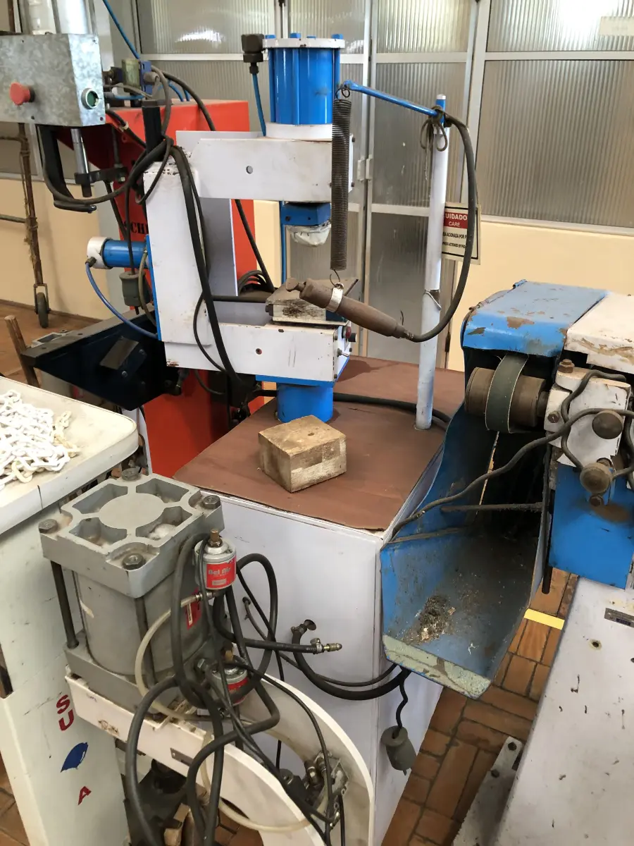 LOTE 384 - 2 Prensas