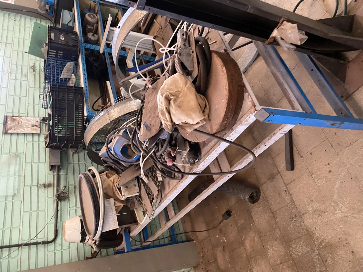 LOTE 479 - 2 bancadas de trabalho