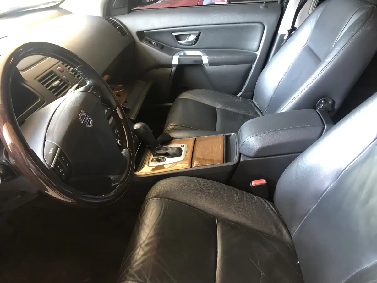 LOTE 003 - Volvo XC90 V8 AWD placa DOS7772 06/07